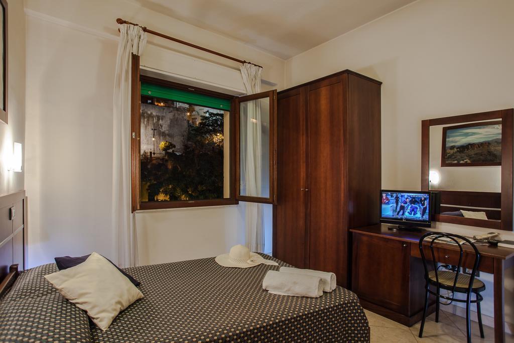 Hotel La Terrazza Cagliari Room photo