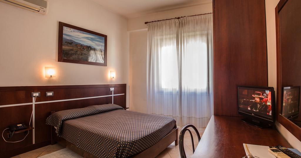 Hotel La Terrazza Cagliari Room photo
