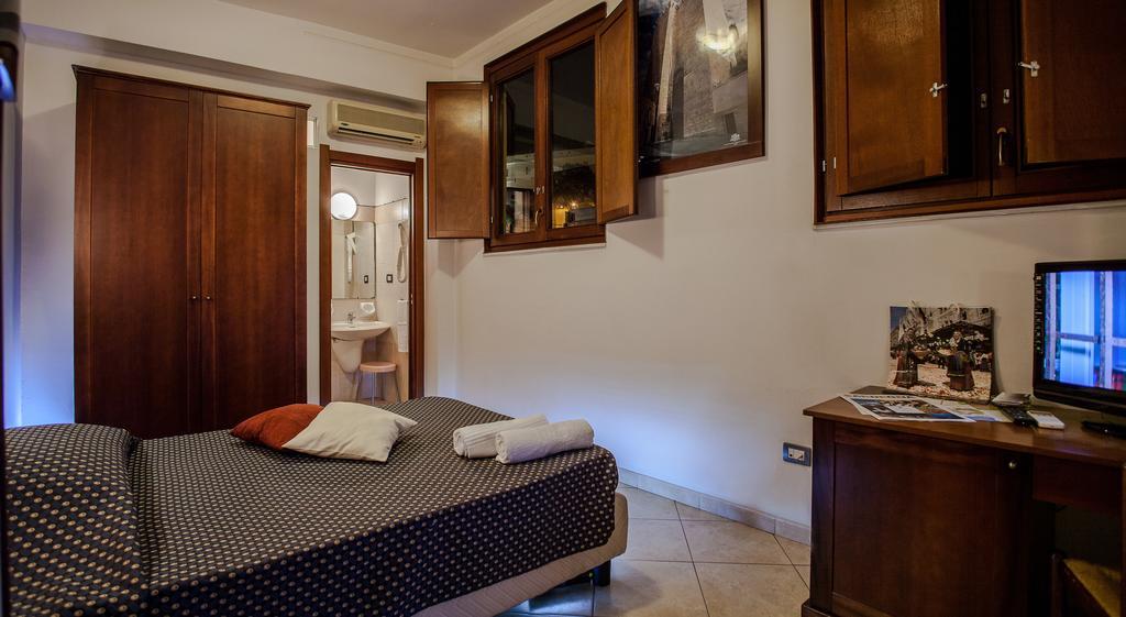 Hotel La Terrazza Cagliari Room photo
