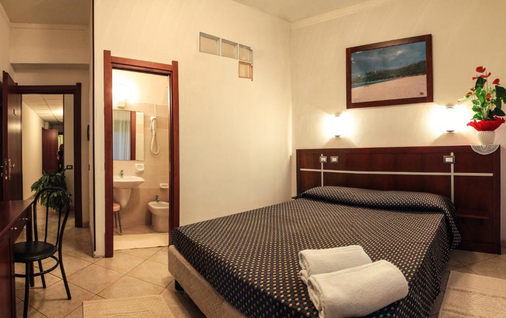 Hotel La Terrazza Cagliari Room photo